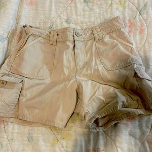 Lee Khaki Shorts high rise